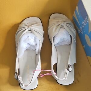 Easy Street Women's Cream Sandals